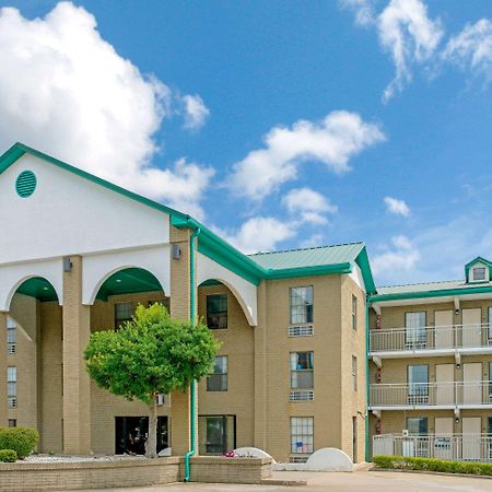 Super 8 By Wyndham Lakeland Exterior photo