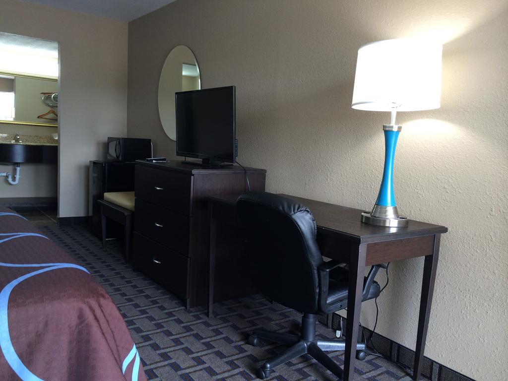 Super 8 By Wyndham Lakeland Room photo