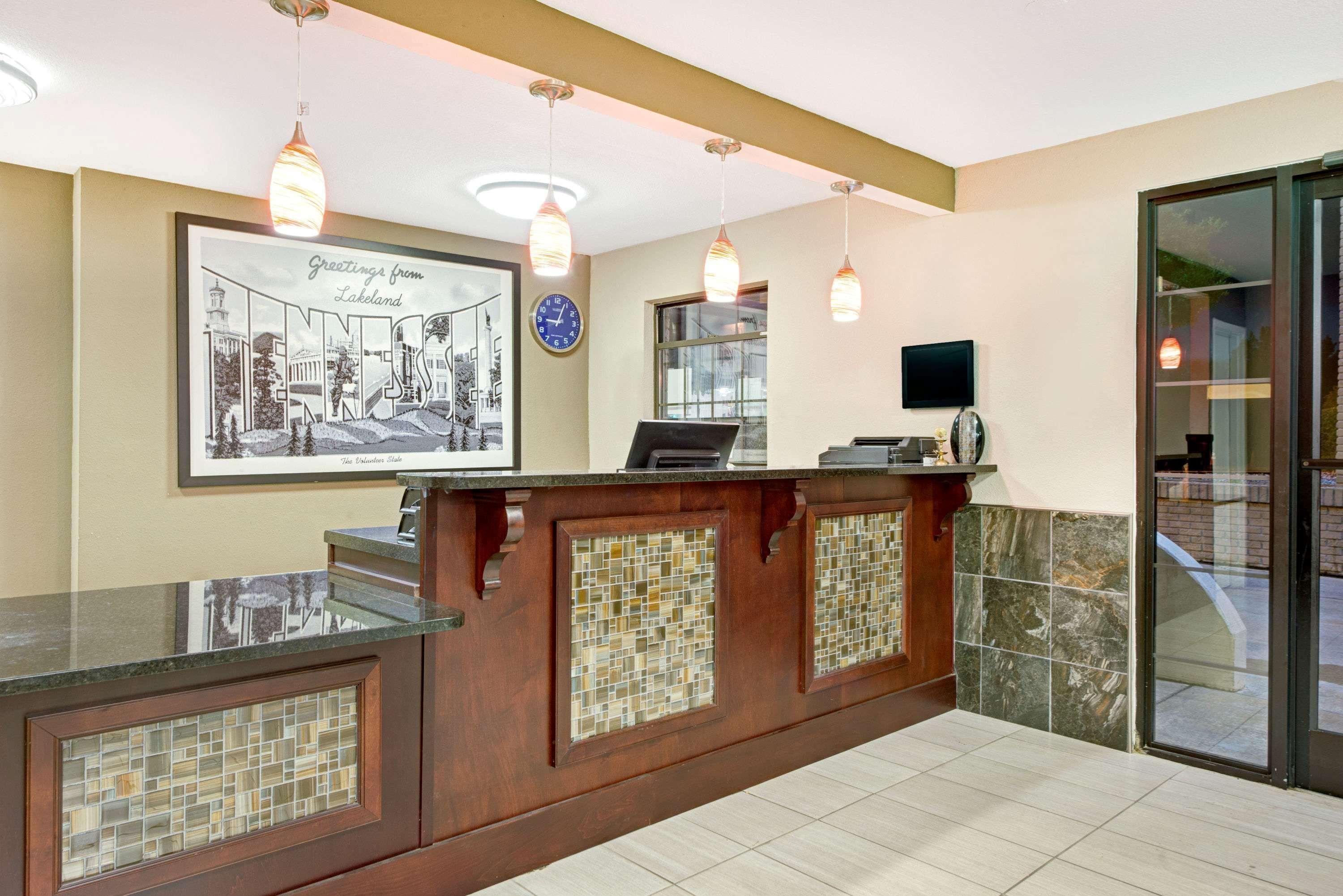 Super 8 By Wyndham Lakeland Exterior photo