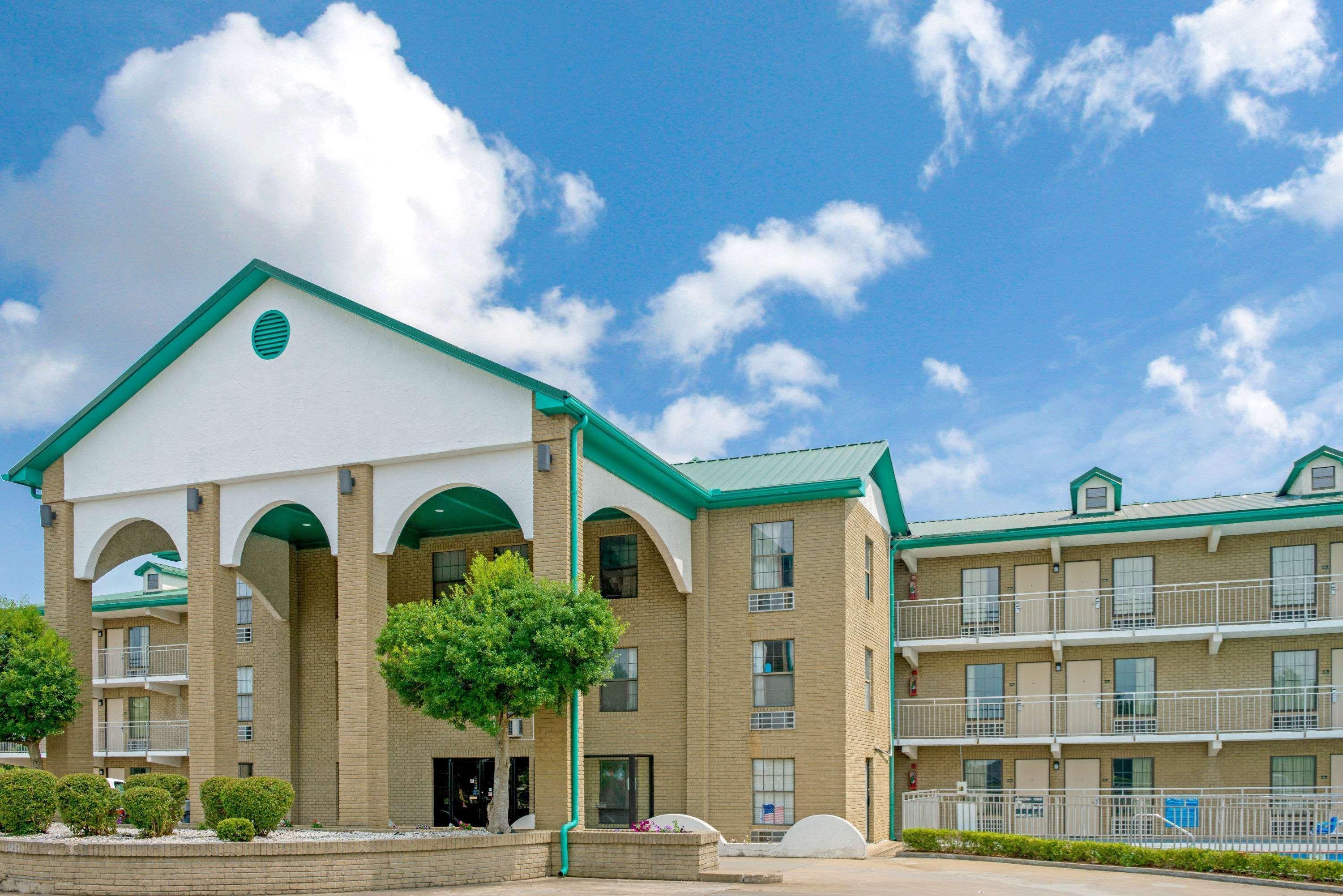 Super 8 By Wyndham Lakeland Exterior photo